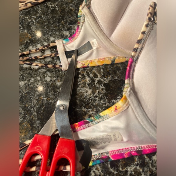 Largest collection: Victoria’s secret’s bikini bombshell push-up various sizes - Picture 6 of 12